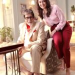 Manjari Fadnnis Instagram – Happy Birthday Bachchan Sir 🤗 working with you in December last, was a core memory for me formed right there. I remember I just couldn’t stop smiling all day long being in your presence. I know u feel embarrassed being told ‘Sir it’s an honour to work with you…’ by almost everyone that gets to work with you😅 I can imagine how exhausting that must be to hear all the time…… but don’t know any better way to put it 🥰❤️🤗 Love you Sir❤️ This was just an ad film. But I’m greedy now, can’t wait to I get to work with you on a feature film sometime soon🫠🤞 Universe are u listening !!!