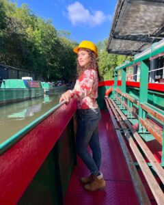 Manjari Fadnnis Instagram - Going old school today as we navigate through the canals of Dudley on these boats with @dcttrips

#unboxgreatbritain #travel #travelblogger #travellife