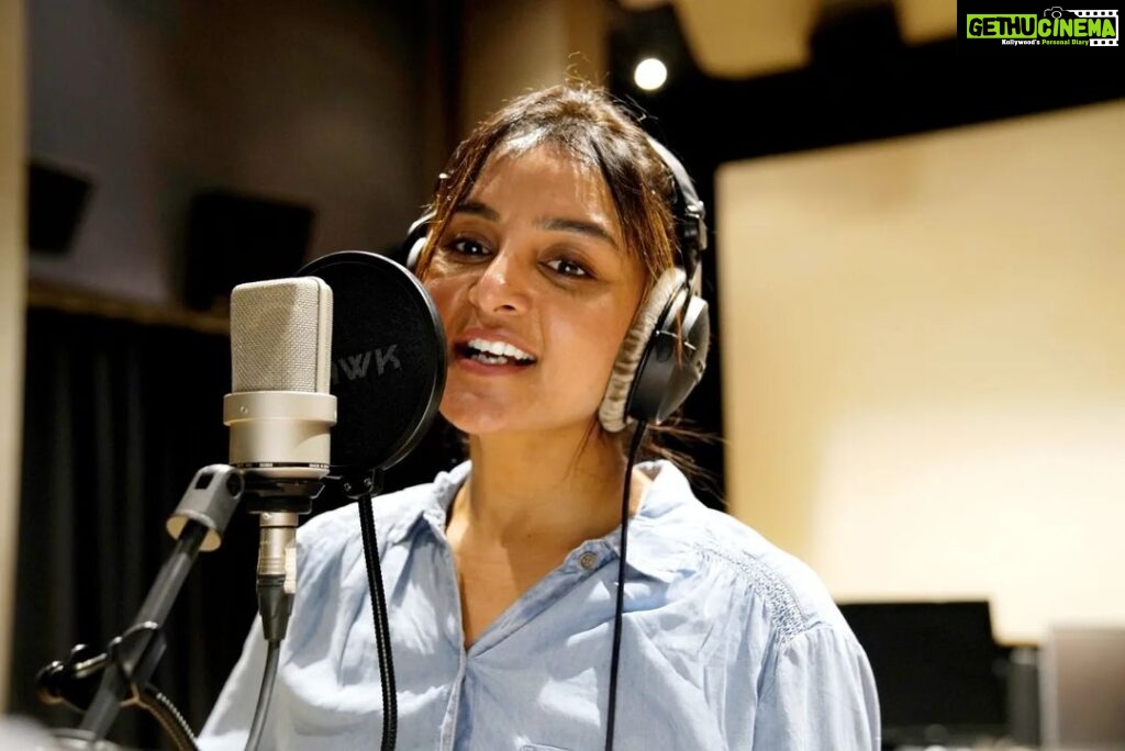 Manju Warrier Instagram - Thrilled to have sung for @ghibranofficial !!! Happy to be part of a very interesting song in #Thunivu! Waiting for you all to hear it! ❤️ #ajithkumar #AK #hvinoth