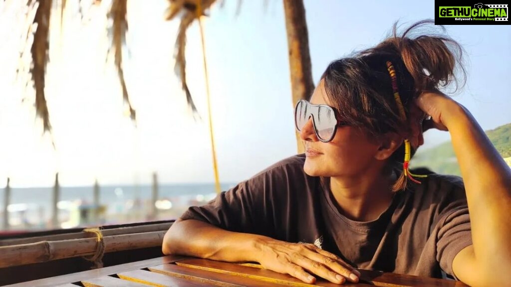 Manju Warrier Instagram - Resting 'beach' face 🙂 📸 @gautham___sankar #sun #sea #sand #vitaminsea