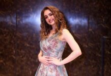 Maria Ryaboshapka Instagram - Thanks to everyone who worked on my look. I felt great at the pre release event of Prince movie in Hyderabad ✨ Outfit : @archana.karthick Styling : @kirthikhasekar Makeup : @kalwon_beauty Hair : @ganesh_hair_architect Photography : @ragalahariphotos India