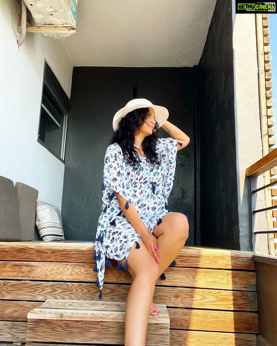 Maryam Zakaria Instagram - Off to the beach but first 1 pic in the balcony πΈππ . . #travelphotography #traveldiaries #balcony #turkey #alanya #holiday #maryamzakaria Alanya ΠΠ»Π°Π½ΡΡ