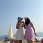 Maryam Zakaria Instagram - All the way to Turkey to meet my best friend @farideh_wallqvist 🥂🏖 📍Alanya . . #traveldiaries #travelreels #turkey #Alanya #beach #reelsinstagram #reelswithmz #maryamzakaria