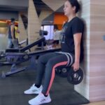 Maryam Zakaria Instagram - Strong girls never skip Leg Days 🔥 . . #legworkout #hamstringworkout #workout #workoutmotivation #weightlossjourney #gym #reels #reelswithMZ #maryamzakaria