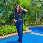 Maryam Zakaria Instagram - “Let today be start of something new” 💕 #mondaymotivation . . #qoutes #quotesoftheday #outfitoftheday #style #fashion #pose #curlyhair #actress #influencer #glam #maryamzakaria Mumbai, Maharashtra