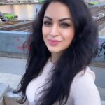 Maryam Zakaria Instagram - Eid Mubarak to everyone who celebrate ❤️ . . #selfie #eidmubarak #tbt #sweden #stockholm
