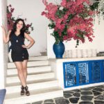 Maryam Zakaria Instagram - 😀💃 #aboutlastnight . . #pose #party #style #blackoutfit #heels #funtime #fashion #actress #glam #influencer Mumbai, Maharashtra