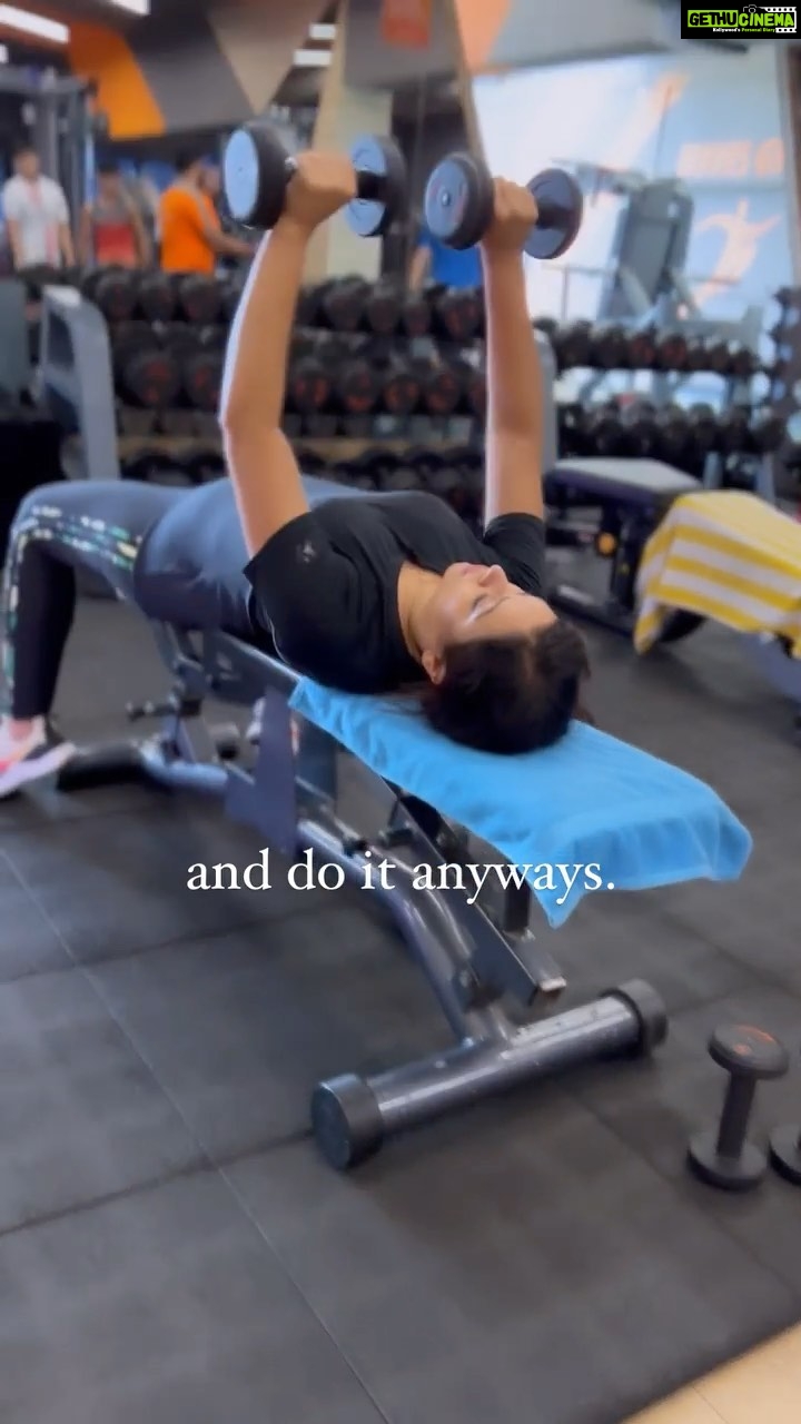 Maryam Zakaria Instagram - Just do it πͺ . . #gymmotivation #gymgirl #workoutmotivation #workout #weightlossjourney #weightlifting #fitnessmotivation #fitnessjourney #reels #gymreels #workoutreels #gymlife #reelsindia #actress #influencer