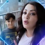 Maryam Zakaria Instagram - I don’t cook I don’t clean 😅💃 @realaryanthakur . . #trendingreels #reelsinstagram #motherandson #funnyreels #funny #reelsvideo #reelitfeelit #reelsindia #momslife #actress #influencer #arabicsong