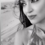 Maryam Zakaria Instagram - Black and white picture 🤍🖤 . . #eyemakeup #eyeliner #reelswithmz #maryamzakaria Dubai UAE