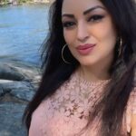 Maryam Zakaria Instagram - OXYGEN 😂 . . #reels #reelsinstagram #trendingreels #reelitfeelit #reelkarofeelkaro #reelsindia #reelslovers #stockholm #sweden #trendingnow #trending #actress #glam #influencer Stockholm, Sweden