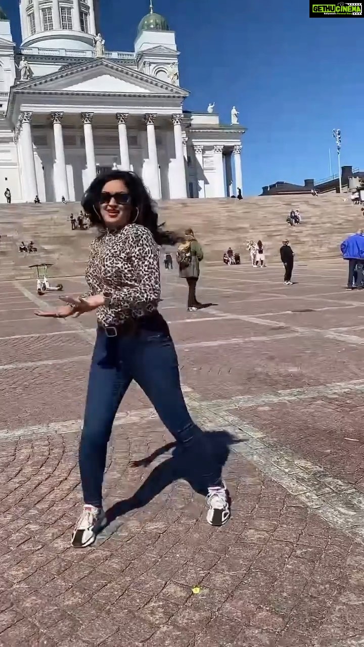 Maryam Zakaria Instagram - “Calm Down “🫶Last time I danced on this beautiful place Cathedral in Helsinki it was 3 year ago 😍 . . #calmdown #helsiniki #finland #travel #traveling #traveldiaries #travelgram #dancereels #trending #trendingreels #visitfinland #cathedral #reelitfeelit #actress #influencer #babycalmdownchallenge #calmdownchallenge #maryamzakaria Helsinki Luthren Cathedral