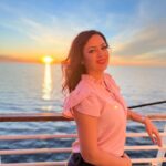 Maryam Zakaria Instagram - Beautiful sunset 😍🌞 . . #siljaline #cruise #travelling #sunset #balticsea Baltic Sea