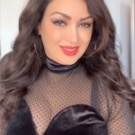 Maryam Zakaria Instagram – Dance with me, make me sway ✨☺️

.
.
#makeup #hudabeauty #maclipstick #transition #reels #trendingreels #sweden #stockholm #reels #reelsinstagram #reelitfeelit
#trendingtoday #trendingreels #trendingreelsindia #indiantrendingreels #reelkarofeelkaro #indiatrendingreels #hairstyle #actress #influencer #maryamzakaria #glam #outfitoftheday