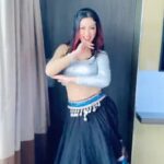 Maryam Zakaria Instagram - New week vibes 😁💖💃🏻 . . #newweekvibes #dance #staypositive #reels #reelsinstagram #bollywooddance #bollywoodactress #reelsinstagram #reelkarofeelkaro #trending #bollywood #oldisgold