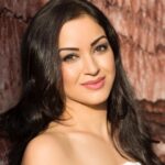 Maryam Zakaria Instagram - “Dreams don’t have expiration dates, keep going.” Have a nice day ❤️ . . #quotesoftheday #keepgoing #nevergiveup #tbt #photoshoot #model #actress #bollywoodactress #influenecer #glam #style #fashion #maryamzakaria Mumbai, Maharashtra