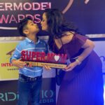 Maryam Zakaria Instagram - What a amazing Mother’s Day celebration 😀 It’s a blessing to be a mother, I love you unconditionally @realaryanthakur ❤️❤️❤️ Thank you for the super mom award @silverbell.networks @sixsigmanetworks . . #happymothersday #perfect #motherandson #redcarpetstyle #trendingreels #reels #reelitfeelit #reelkarofeelkaro #boy #fashion #bollywoodactress #influencer #maryamzakaria #supermom #mothersday Mumbai, Maharashtra
