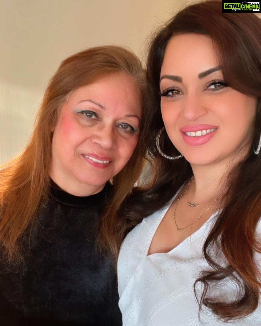 Maryam Zakaria Instagram - My beautiful mother your the most amazing and wonderful mother, you are my best friend and my strength. I love you more then words can ever explain. It's really difficult to stay far away from you, I miss you every second. Thank you for supporting me and guarding me to the right direction in life. Happy Mother's Day to you, to me and to all the lovely mothers around the world. God bless πππ . . #happymothersday #mother #pure #love #life #happiness #loveyou