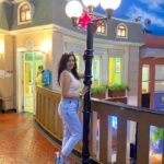 Maryam Zakaria Instagram - Landed in kidzania 📸 . . #kidzania #funplace #pose #pictureoftheday #style #fashion #actress #influencer #maryamzakaria Rcitymall