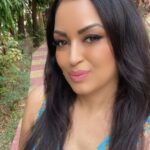 Maryam Zakaria Instagram - Eid Mubarak to everyone who celebrate ❤️ . . #selfie #makeuplover #smile #blue #dress #goodvibes #positivevibes #eidmubarak #actress #influencer #glam Mumbai, Maharashtra