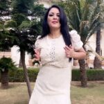 Maryam Zakaria Instagram - Love this song 🔥😋 . . #trendingsong #trending #reels #reelsinstagram #reelitfeelit #style #dance #jaipur #dress
