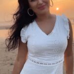 Maryam Zakaria Instagram - Beautiful sunset, the beautiful beach and my white dress how can I not dance 😍😀 📍Ashwem beach - Goa . . #sunset #beautiful #goa #dancereels #travelblogger #reelswithmz #beautifuldestinations #travel #maryamzakaria Ashwem, Goa