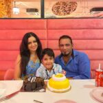 Maryam Zakaria Instagram - ❤️🥳 #aboutlastnight #happyanniversary @arvindchoreographer @realaryanthakur @rockycutie2021 #family #love #goldenretriever #dog #cute #doglover #familygoals #actress #influencer #lifestyle #fashion #glam Mumbai, Maharashtra