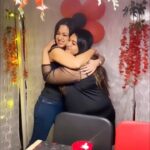 Maryam Zakaria Instagram - Such a beautiful surprise my sweetheart @curvy_jaanvi_official thank you ❤️❤️❤️ . . #friendship #suprise #love #reels #reelsinstagram #reelitfeelit #friendshipgoals