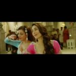 Maryam Zakaria Instagram - Celebrating 10 years of Agent Vinod 😃 I can’t believe how time flies and Dil Mera Mufta Ka song is still loved by you guys. I will never forget that I got opportunity to work with amazing actors like @kareenakapoorkhan #saifalikhan 🙏 #beaufifulmemories❤️ #forever in my heart Edit: by me 😊 . . #10yearsofagentvinod #dilmeramuftka #reels #reelsinstagram #bollywoodsongs #kareenakapoor #bollywoodmovie #agentvinod