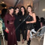 Maryam Zakaria Instagram - Fun night with my girls at the Launch of Demy🔥 Thank you my dear @ramonasworld & @unzoend for such a fabulous night as always ❤️ . . #launchparty #mumbainightlife #girlsnightout #reelsindia #reelswithmz #maryamzakaria #glam