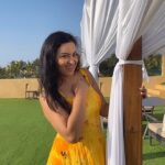 Maryam Zakaria Instagram - Chori Chori Dil Tera Churayenge ❤️ 📍 Candolim - Goa . . #chorichoridilterachurayenge #dancereels #reelswithmz #maryamzakaria #goa #summerdress