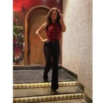 Maryam Zakaria Instagram - “Style is not a size, It is an attitude.” Happy Saturday ❤️ . . #aboutlastnight #pose #outfitoftheday #style #fashion #qoutes #actress #model #influencer Mumbai, Maharashtra