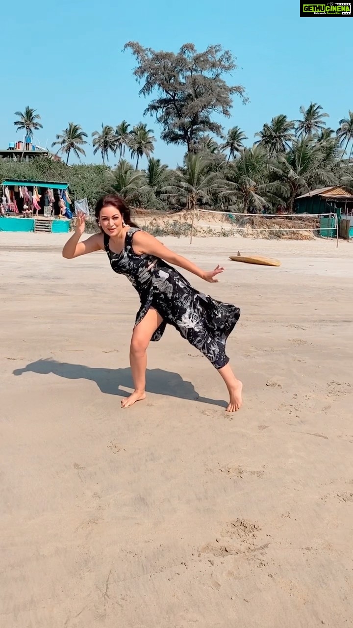 Maryam Zakaria Instagram - Love this song #saami❤️ 📍Goa ( Ashwem Beach ) . . #saamisaami #pushpa #trending #trendingreels #goa #dance #reels #reelsinstagram #reelitfeelit #reelsindia #telugusongs #travelindia #traveldiaries Mandrem, Goa, India
