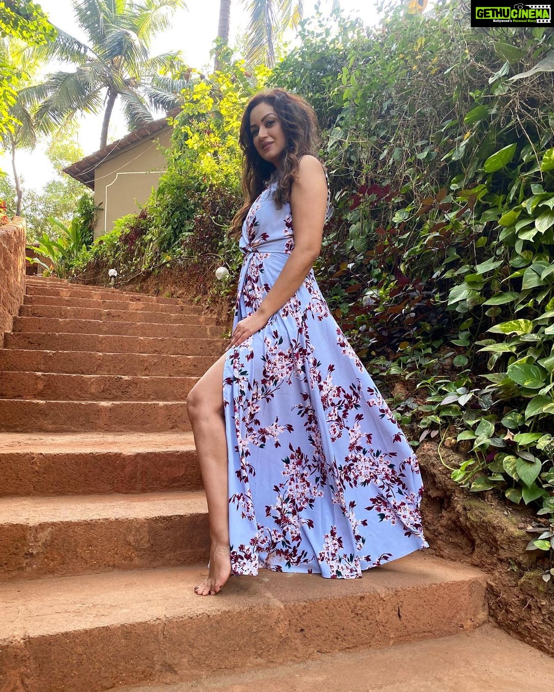 Maryam Zakaria Instagram - Look for the magic in every moment ❤️ . . #beautifulplaces #travlephotography #photoshoot #goa #pose #nature #style #dress #fashion #model #actress #influencer Goa