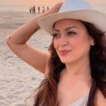 Maryam Zakaria Instagram - Beautiful sunset 😍 . . #sunset #selfie #beach #goa #holiday #travelphotography #traveldiaries #actress #influencer Morjim