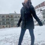 Maryam Zakaria Instagram - Aryan is super happy that is snowing in sweden 🙏❤️ . . #snow #winter #sweden #stockholm #traveldiaries #travelphotography #funtime #motherandson #actress #influencer Stockholm, Sweden