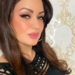 Maryam Zakaria Instagram - Saturday vibe ❤️ . . #selfie #makeuplover #eyemakeup #eyeliner #makeup #hairstyle #style #model #actress #influencer