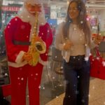 Maryam Zakaria Instagram - Ho ho ho Merry Christmas 😄🎅 . . #alliwantforchristmasisyou #merrychristmas #santa #cute #reels #trending