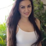 Maryam Zakaria Instagram - Monday vibe ❤️ . . #tbt #photography #photoshoot #smile #pose #longhair #model #actress #influencer #style Mumbai, Maharashtra