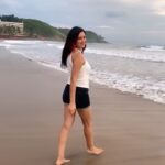 Maryam Zakaria Instagram - Take me there 🏖 #tbt #goa #reels #slowmotion #reelsinstagram #reelitfeelit