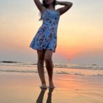 Maryam Zakaria Instagram - This song, this beach and the sunset ❤️☀️ 📍 Morjim-Goa . . #channsitare #beautifuldestinations #reelswithmz #sunset #maryamzakaria #beach Morjim Beach,goa
