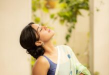 Mirnalini Ravi Instagram - Eye contact,Then a little smile 👀 @ivalinmabia @camerasenthil @saranyamakeupartistry @mani_stylist_ @rrajeshananda