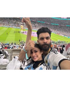 Mouni Roy Instagram - VAMOSSSSSSS!!!!!!!

@qatarairways #FIFAWorldCupQatar22 #BestWorldCup #Qatar #DohaDiaries #NowIsAll