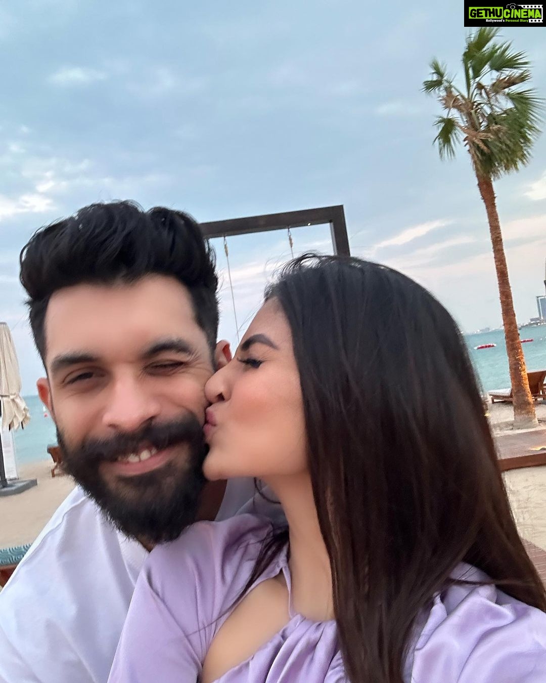 Mouni Roy Instagram - My 🌎🔱 📸 @shrenikghodawat Doha