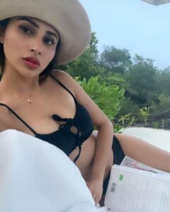 Mouni Roy Instagram - Always in my lane, minding my own business 💋