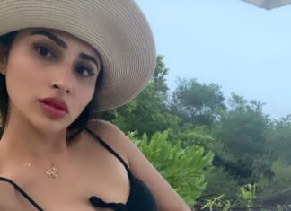 Mouni Roy Instagram - Always in my lane, minding my own business 💋