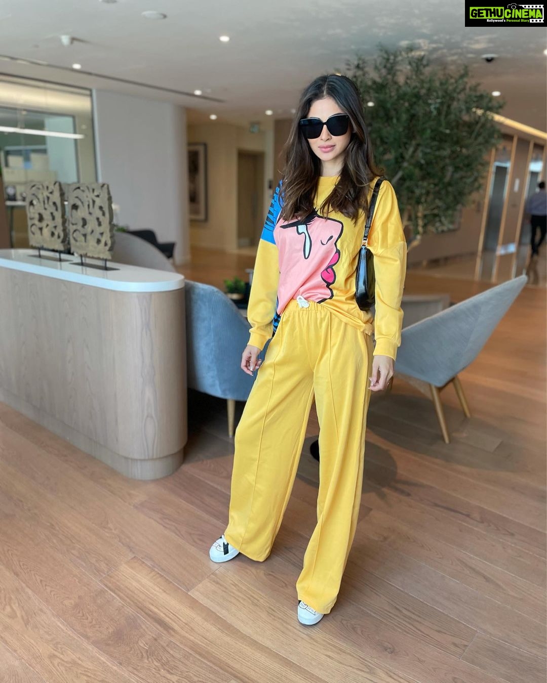 Mouni Roy Instagram - Always in my lane, minding my own business 💋