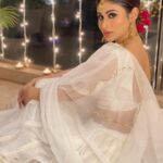 Mouni Roy Instagram - Always in my lane, minding my own business 💋