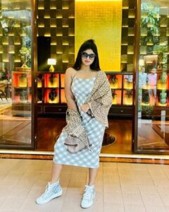 Naina Sarwar Instagram - My kinda Friday 🧜🏻‍♀️