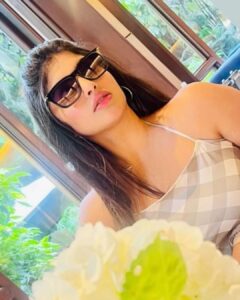 Naina Sarwar Instagram - My kinda Friday 🧜🏻‍♀️